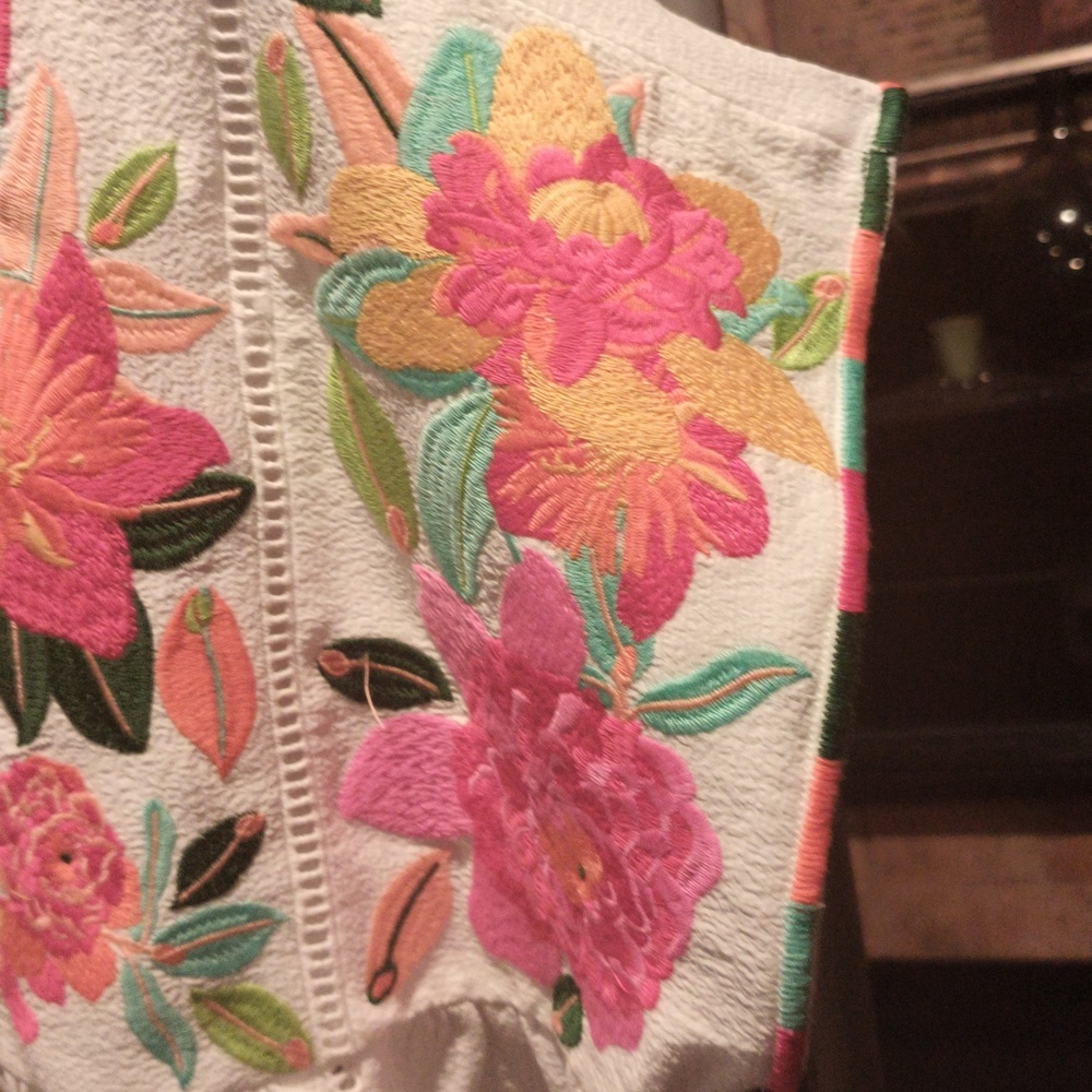 THML White Floral Embroidered Short Sleeve Peasant Blouse - Picture 10 of 16
